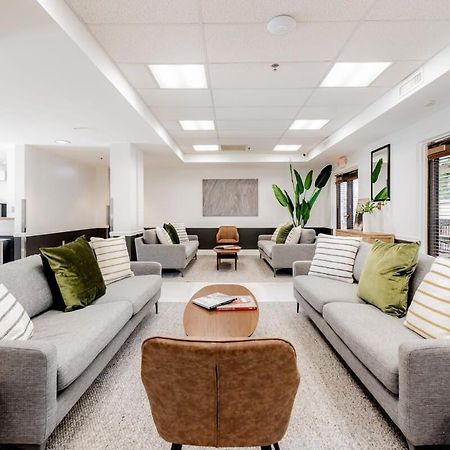 Cozysuites Cwe King Suite With Parking! Tower Grove Bagian luar foto