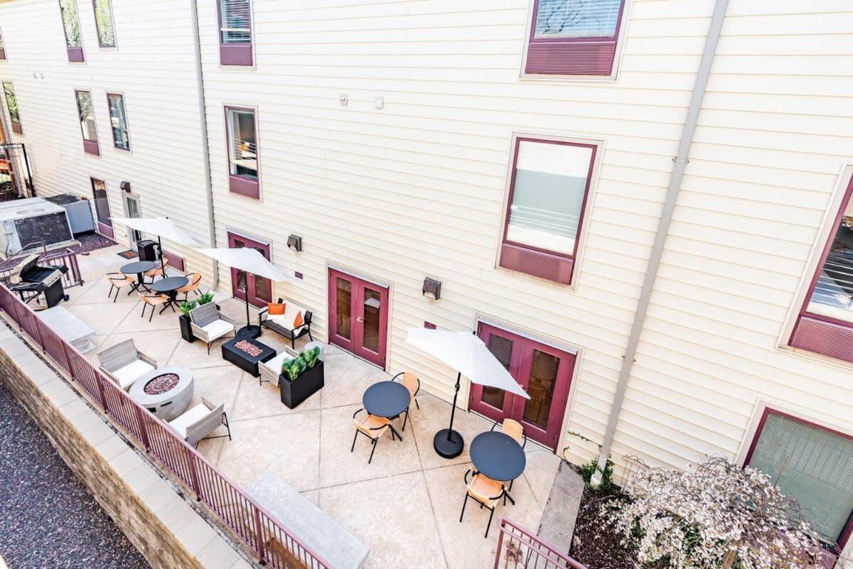 Cozysuites Cwe King Suite With Parking! Tower Grove Bagian luar foto