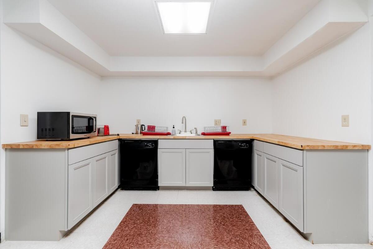 Cozysuites Cwe King Suite With Parking! Tower Grove Bagian luar foto