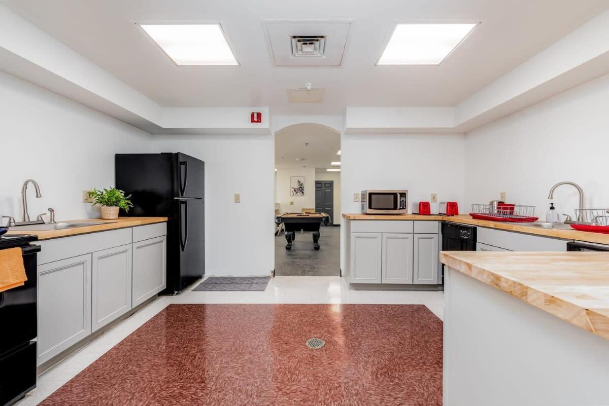 Cozysuites Cwe King Suite With Parking! Tower Grove Bagian luar foto